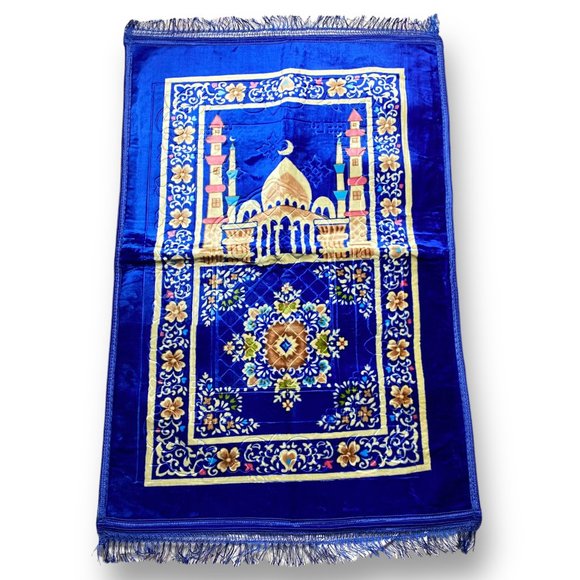 Traditional Design for Islamic Worship: Soft and Comfortable Prayer Mat - Picture 2 of 10